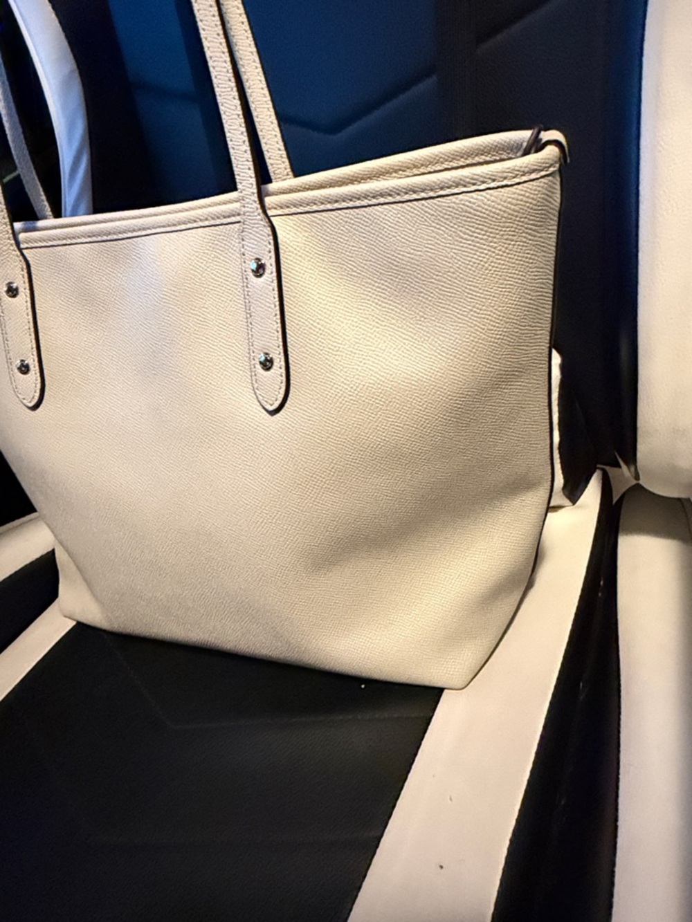 Coach City Zip Tote in Chalk - Picture 9 of 12